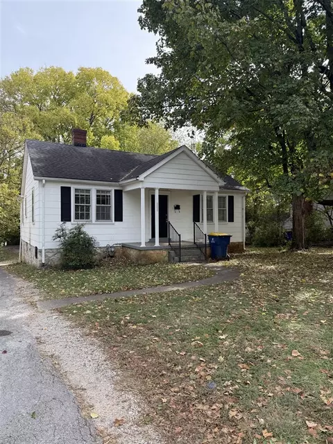 1522 Nutwood St, Bowling Green, KY 42104
