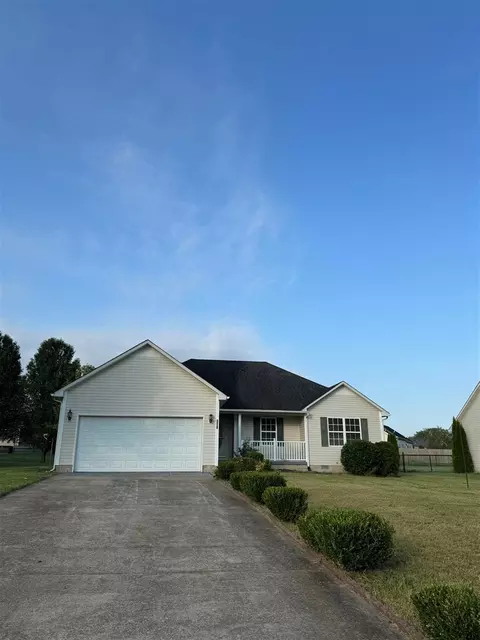 338 Red Elm Ln, Bowling Green, KY 42101