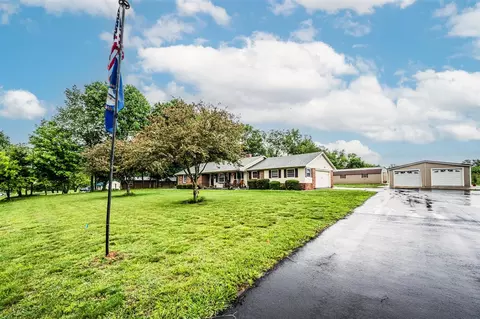 12240 New Bowling Green Rd, Smiths Grove, KY 42171