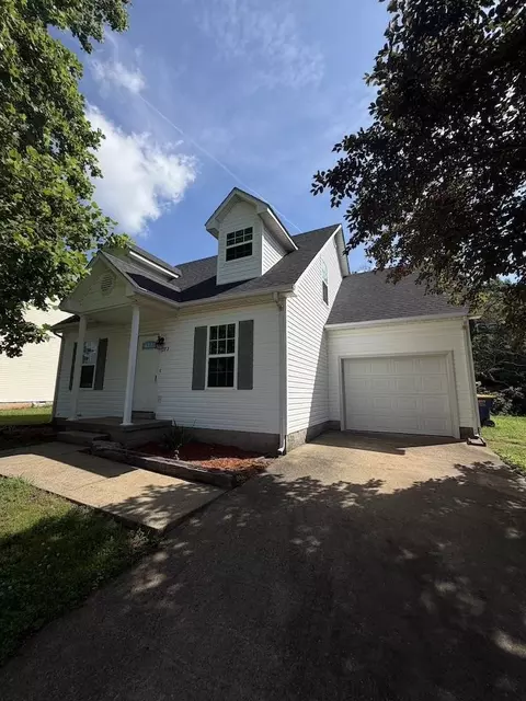 272 Rosie Ct, Bowling Green, KY 42103