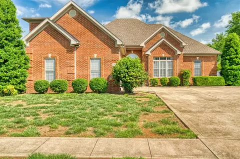 2621 Laurelstone Ln, Bowling Green, KY 42104
