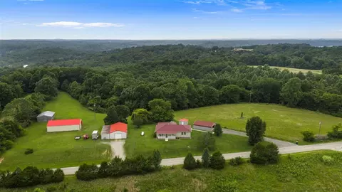 575 Dickeys Mill Rd, Mammoth Cave, KY 42259