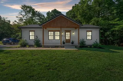 2795 Franklin Rd, Scottsville, KY 42164