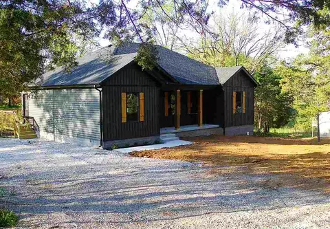 832 E 1st St, Russellville, KY 42276