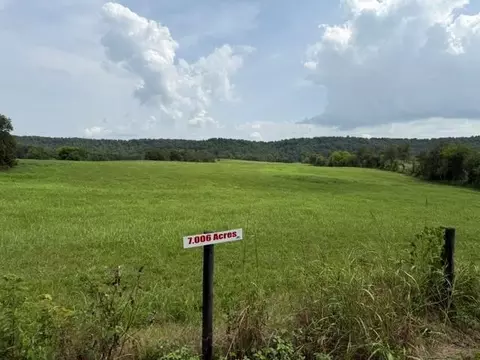 7 L And North Turnpike Road, Horse Cave, KY 42749