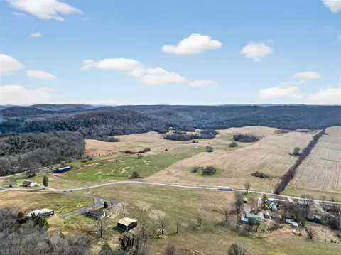 2654 L And N Turnpike Rd, Horse Cave, KY 42749