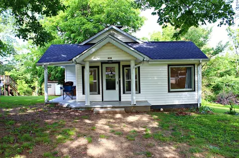 838 Holland Rd, Scottsville, KY 42164
