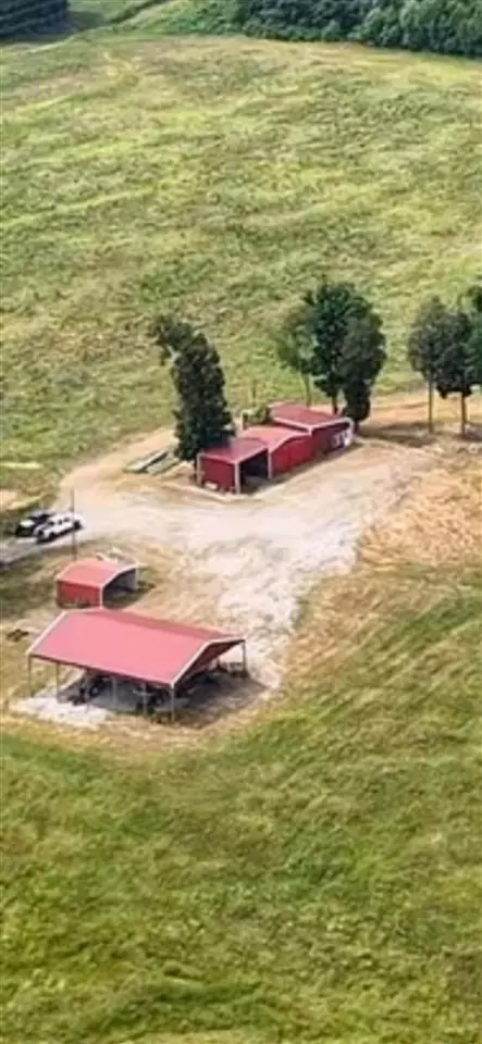 858 Karl Hunt Rd, Dunmor, KY 42339