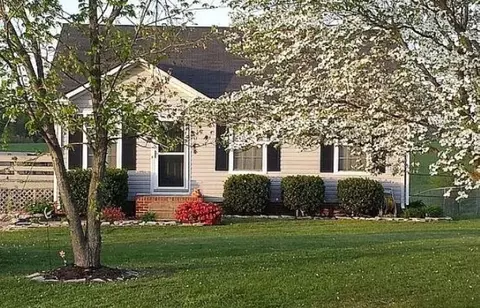 2046 Carneal Rd, Oak Grove, KY 42262