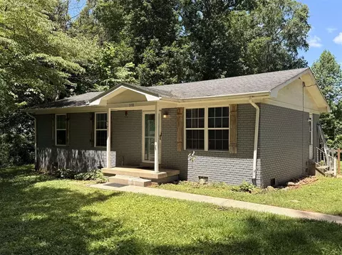 378 Castle Heights Dr, Bowling Green, KY 42103