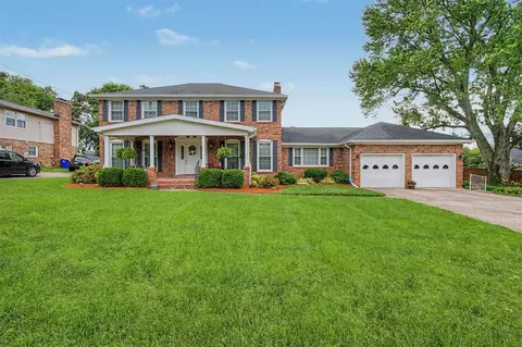 203 Brandywood Ct, Bowling Green, KY 42101