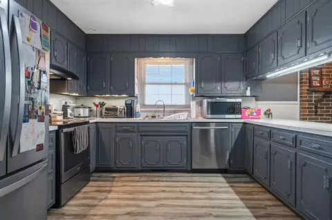 Kitchen - 48 Kino Eighty Eight Rd, Eighty Eight, KY 42130 photo 2 of 3
