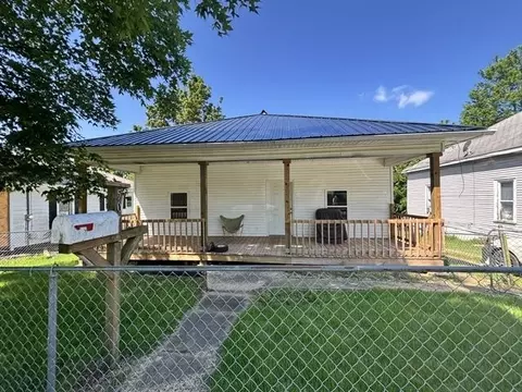 507 N 7th St, Central City, KY 42330