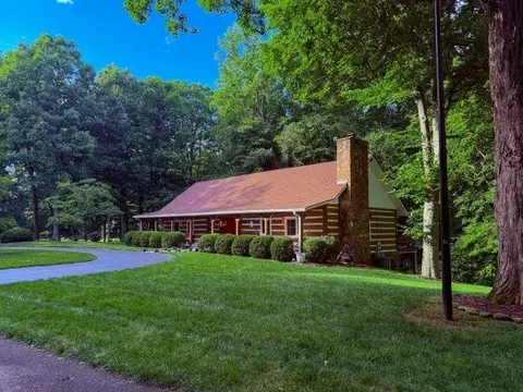 110 Shelby Ln, Bowling Green, KY 42103