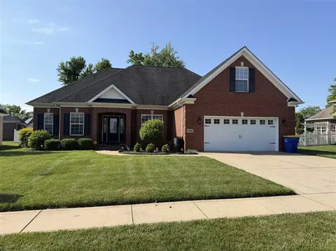 1783 Kenilwood Way, Bowling Green, KY 42101