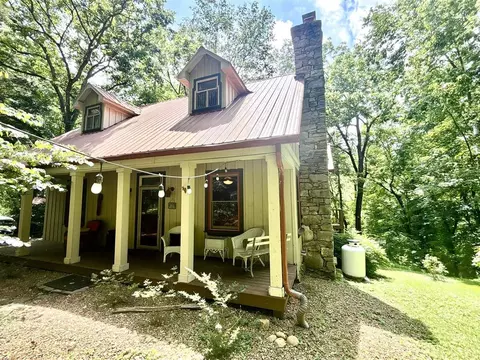 6300 Cemetery Rd, Scottsville, KY 42164