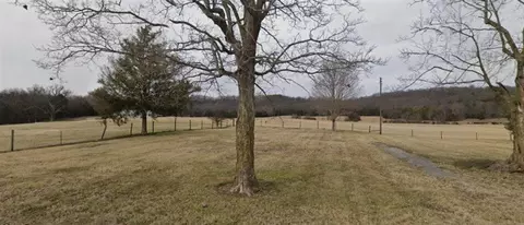 17231 Louisville Rd, Smiths Grove, KY 42171