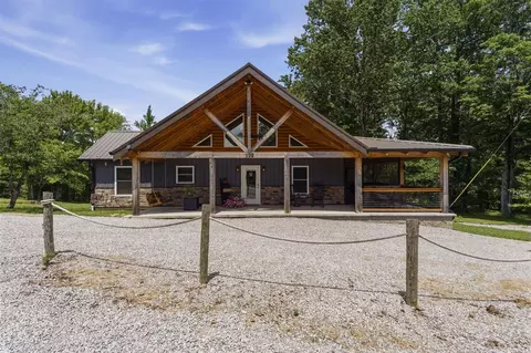 102 Scenic Dr, Mammoth Cave, KY 42259