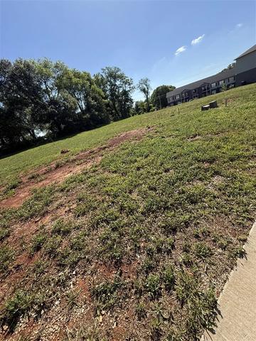 517 Yulan Cir, Bowling Green, KY 42104