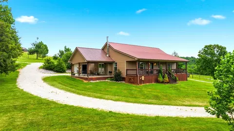 505 Brewster Rd, Summer Shade, KY 42166