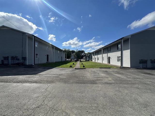 20392043 Rock Creek Rd, Bowling Green, KY 42104