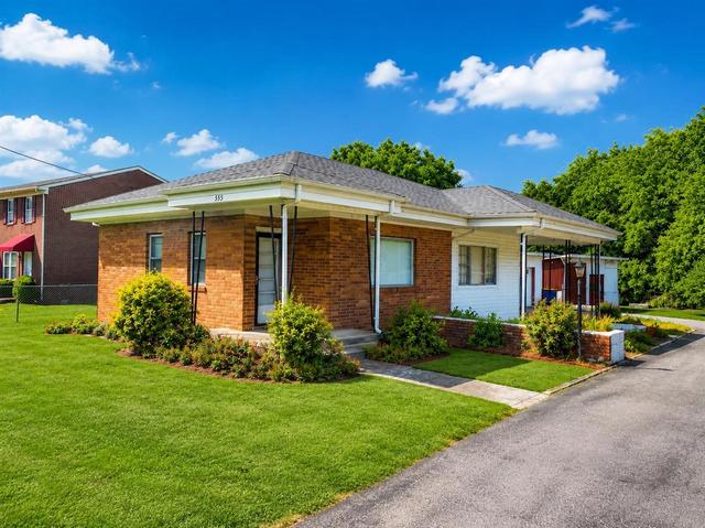 555 Lost Woods Ave, Bowling Green, KY 42101