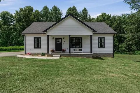390 Cline Rd, Scottsville, KY 42164