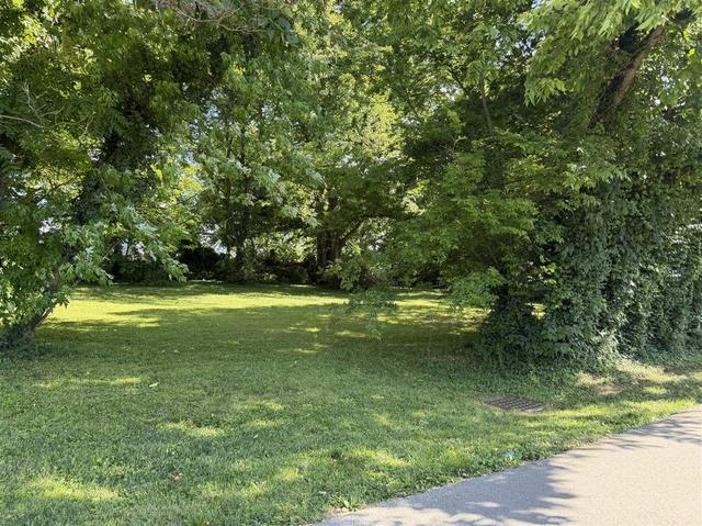 835 Boatlanding Rd, Bowling Green, KY 42101