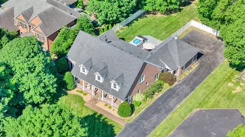 1545 Shady Ridge Ct, Bowling Green, KY 42104