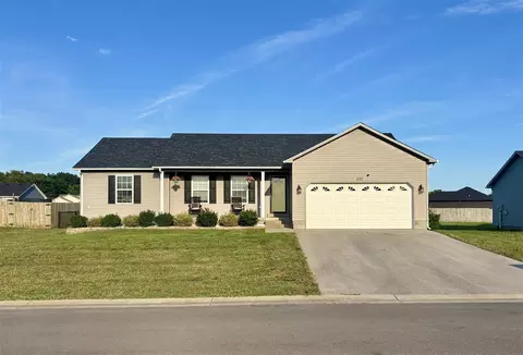 330 Deluth Dr, Bowling Green, KY 42101