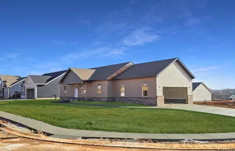 641 Avondale Dr, Oak Grove, KY 42262