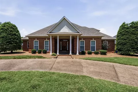 2607 Crossridge St, Bowling Green, KY 42104