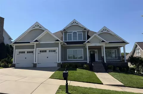 521 Linkside Ln, Bowling Green, KY 42103