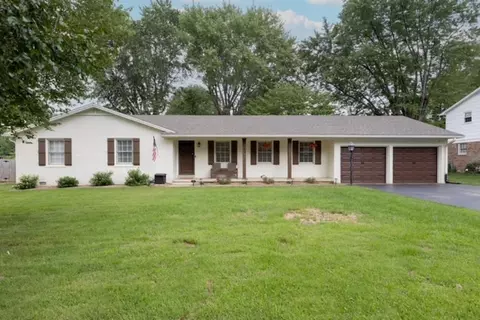 736 Ironwood Dr, Bowling Green, KY 42103