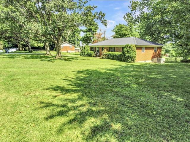 70 Goodnight Terrace Rd, Cave City, KY 42127