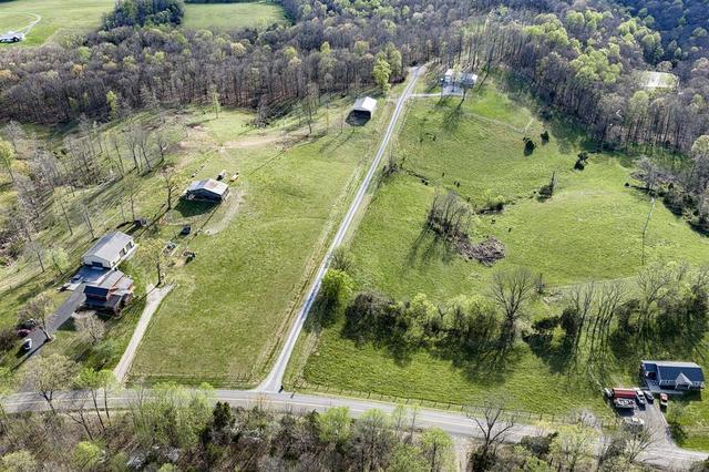 1111 Halifax Rd, Scottsville, KY 42164
