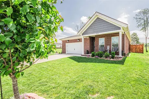 9252 Woodgate Cir, Alvaton, KY 42122