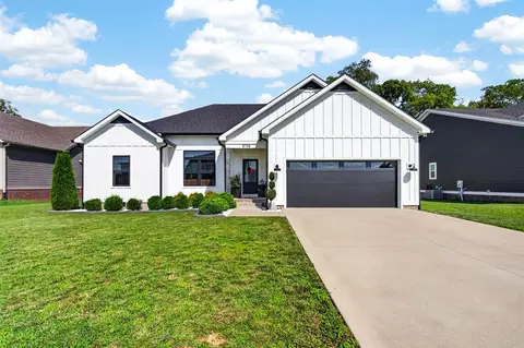8798 Spartan Ct, Bowling Green, KY 42104