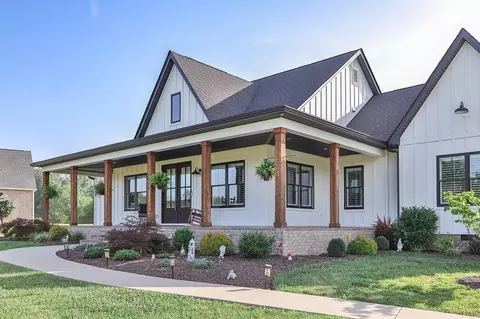 1716 Hazel Farms Ln, Bowling Green, KY 42102