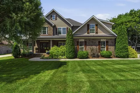 329 Old Post Dr, Bowling Green, KY 42103