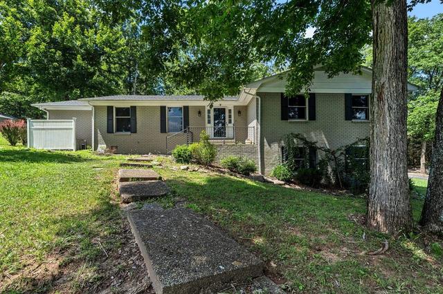215 Suncrest Dr, Bowling Green, KY 42101