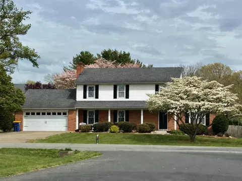 2736 Thompson Dr, Bowling Green, KY 42104