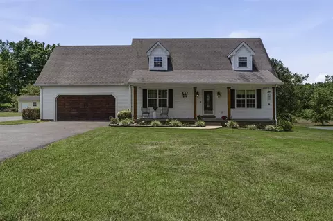 213 Danna Dr, Scottsville, KY 42164