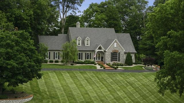 877 Rivergreen Ln, Bowling Green, KY 42103