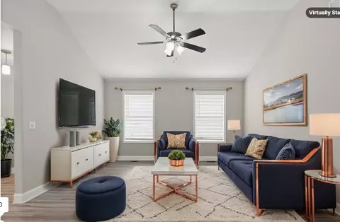 Living - 433 Lansing Way, Bowling Green, KY 42101 photo 1 of 1