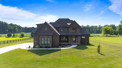 1749 Hazel Farms Ln, Bowling Green, KY 42103