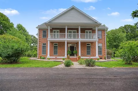 131 Moon Rd, Smiths Grove, KY 42171