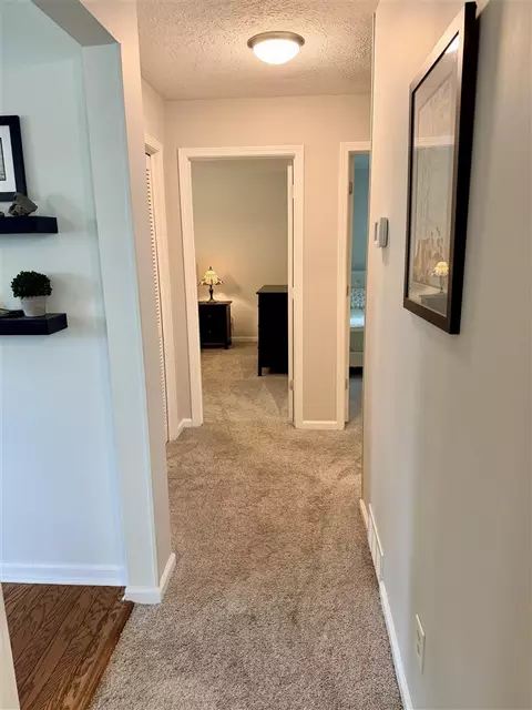 Entry Way - 829 E 10th Ave, Bowling Green, KY 42101 photo 2 of 2
