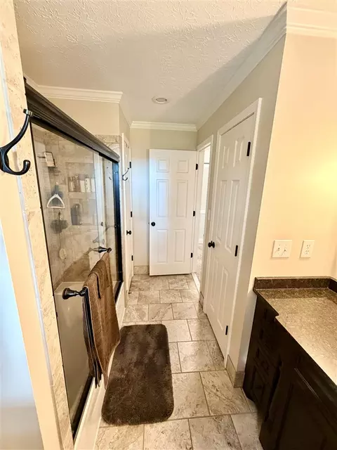Bath - 829 E 10th Ave, Bowling Green, KY 42101 photo 3 of 3