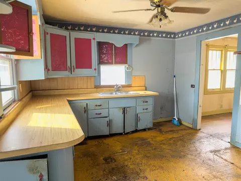 Kitchen - 218 E Cherry St, Glasgow, KY 42141 photo 1 of 2